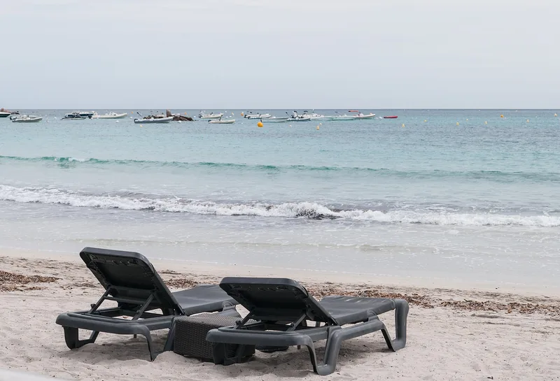 La baie fermée et la plage de Santa Giulia, près de Porto-Vecchio